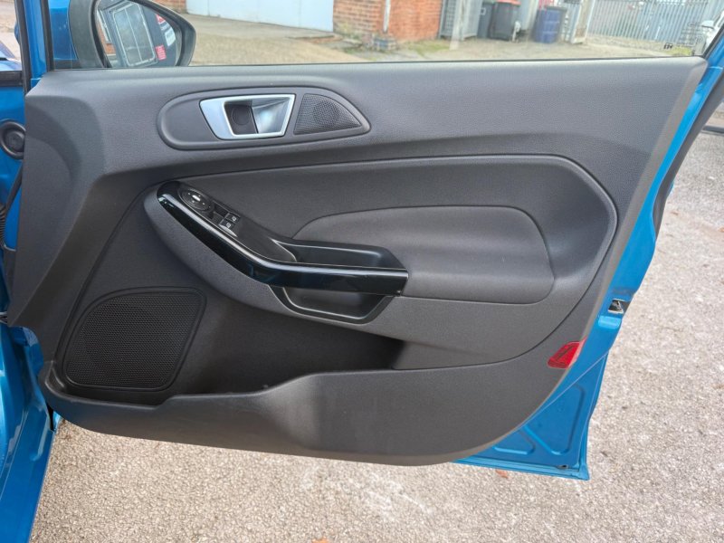 FORD FIESTA