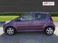 PEUGEOT 107