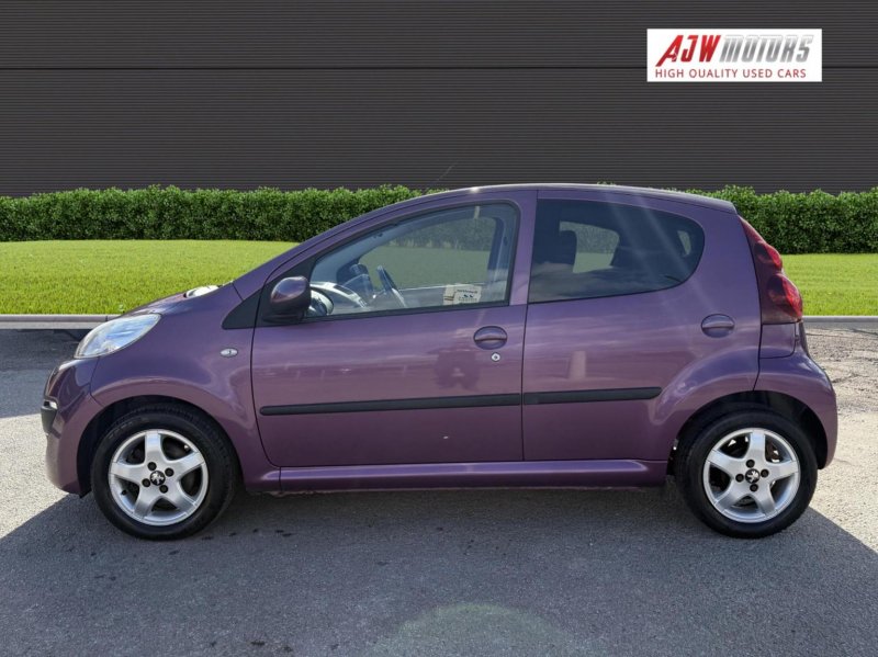 PEUGEOT 107